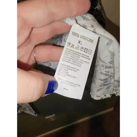 Misell Black and White Top - Picture 4 of 6